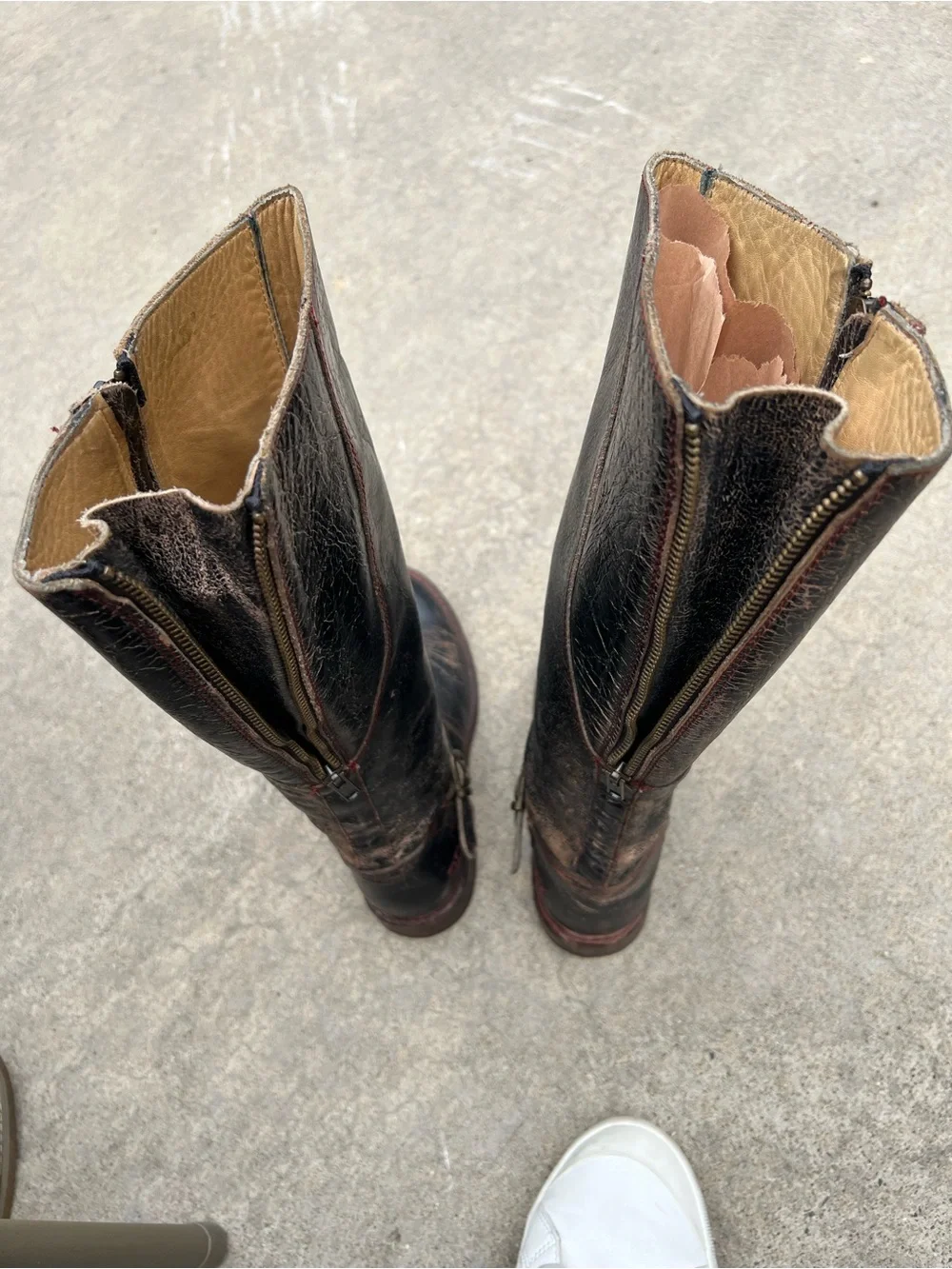 BED|STU Red and Brown Leather Boot Sole Detail - Picture 5 of 6